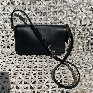 VTG COACH Black Smooth Leather Crossbody Bag With Gold Hardware